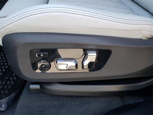 New 2026 BMW X7 xDrive40i w/ Premium Package image 19