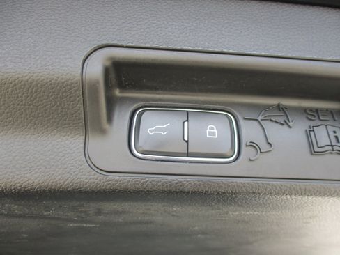 Used 2024 Ford Explorer XLT w/ Equipment Group 202A AWD/4WD image 41