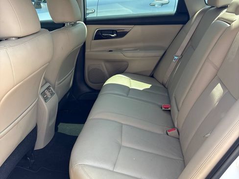 Used 2015 Nissan Altima 3.5 SL FWD image 18
