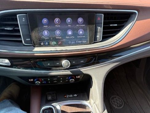 Used 2020 Buick Enclave Avenir w/ Avenir Technology Package FWD image 11