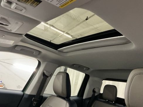 Used 2025 Ford Maverick Lariat w/ 4K Tow Package image 17