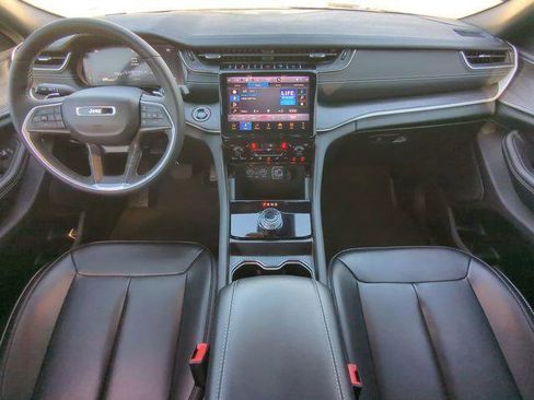 Certified 2024 Jeep Grand Cherokee L Limited image 19