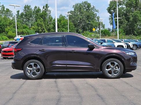 Used 2023 Ford Escape ST-Line w/ Tech Pack #1 AWD/4WD image 2