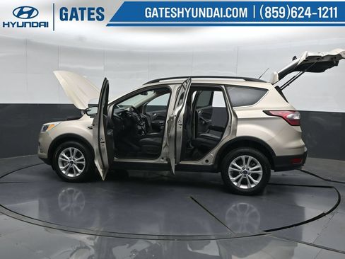 Used 2018 Ford Escape SE AWD/4WD image 53