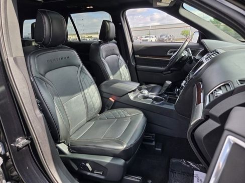 Used 2018 Ford Explorer Platinum AWD/4WD image 16