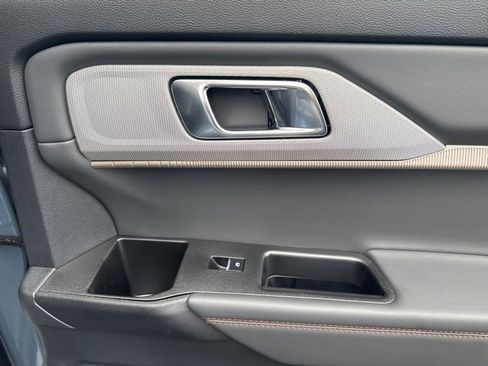 New 2026 Ford Explorer Active w/ Active Comfort Package image 14