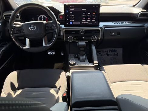 Used 2025 Toyota Tacoma TRD Sport image 22