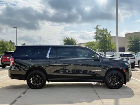 Used 2023 Chevrolet Suburban High Country w/ Premium Package 2 AWD/4WD image 7