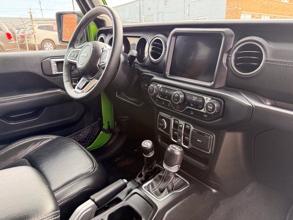 Used 2019 Jeep Wrangler Unlimited Sahara w/ Uconnect 4C Nav & Sound Group AWD/4WD image 30