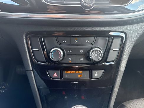 Used 2021 Buick Encore Preferred FWD image 20