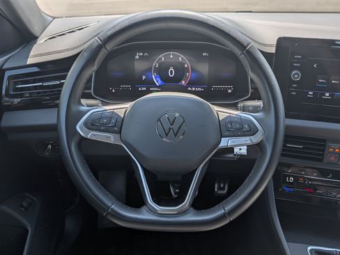 Certified 2025 Volkswagen Jetta Sport FWD image 19