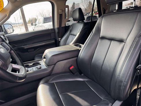 Used 2023 Ford Expedition Max XLT image 17