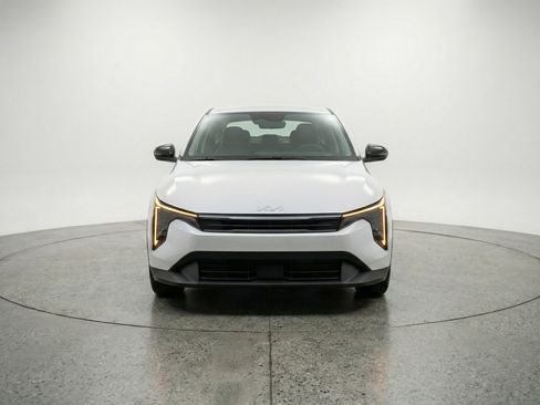 Used 2025 Kia K4 FWD image 2