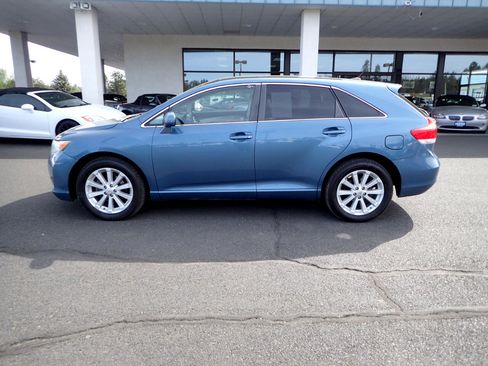 Used 2011 Toyota Venza AWD image 2