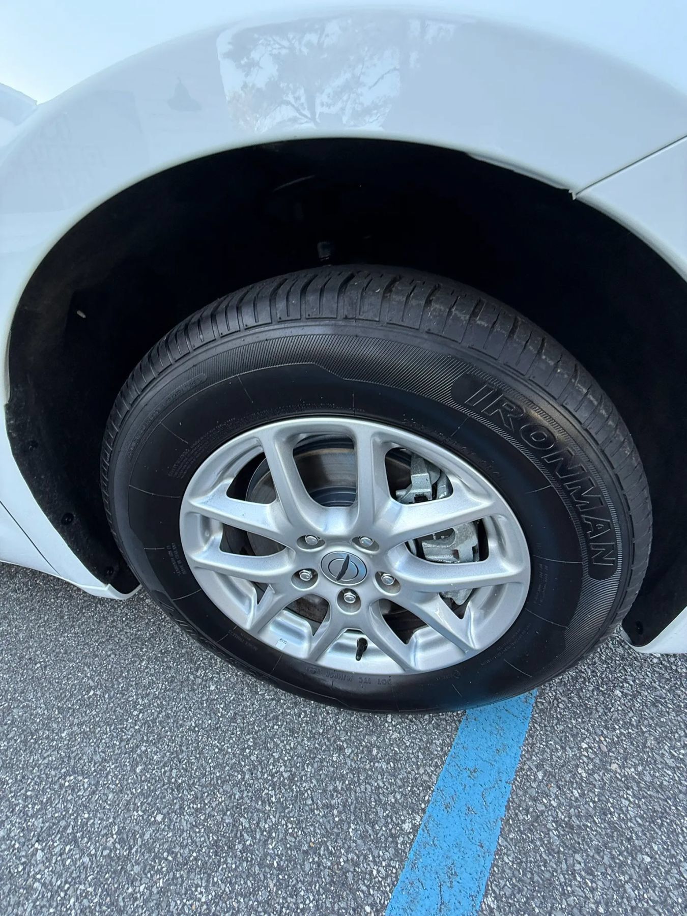 Used 2024 Chrysler Pacifica Touring-L FWD image 27