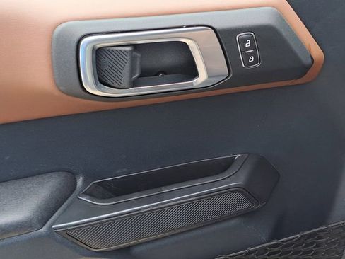 Used 2024 Ford Bronco Outer Banks image 21