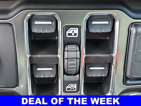 New 2025 Jeep Gladiator Mojave w/ Convenience Group image 28