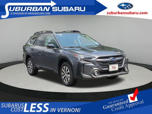 Certified 2025 Subaru Outback Premium AWD/4WD image 1