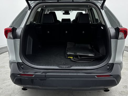Used 2022 Toyota RAV4 XLE Premium image 31
