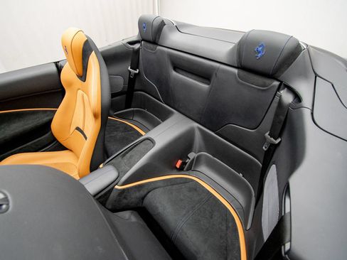 Used 2025 Ferrari Roma Spider RWD image 24