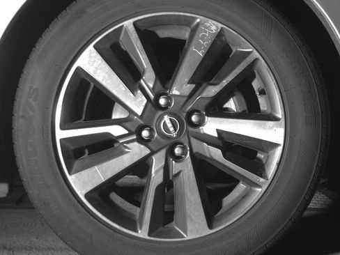 Used 2025 Nissan Versa SV FWD image 13