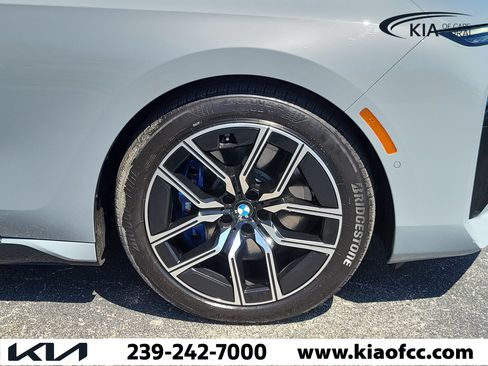 Used 2025 BMW 760i xDrive AWD/4WD image 7