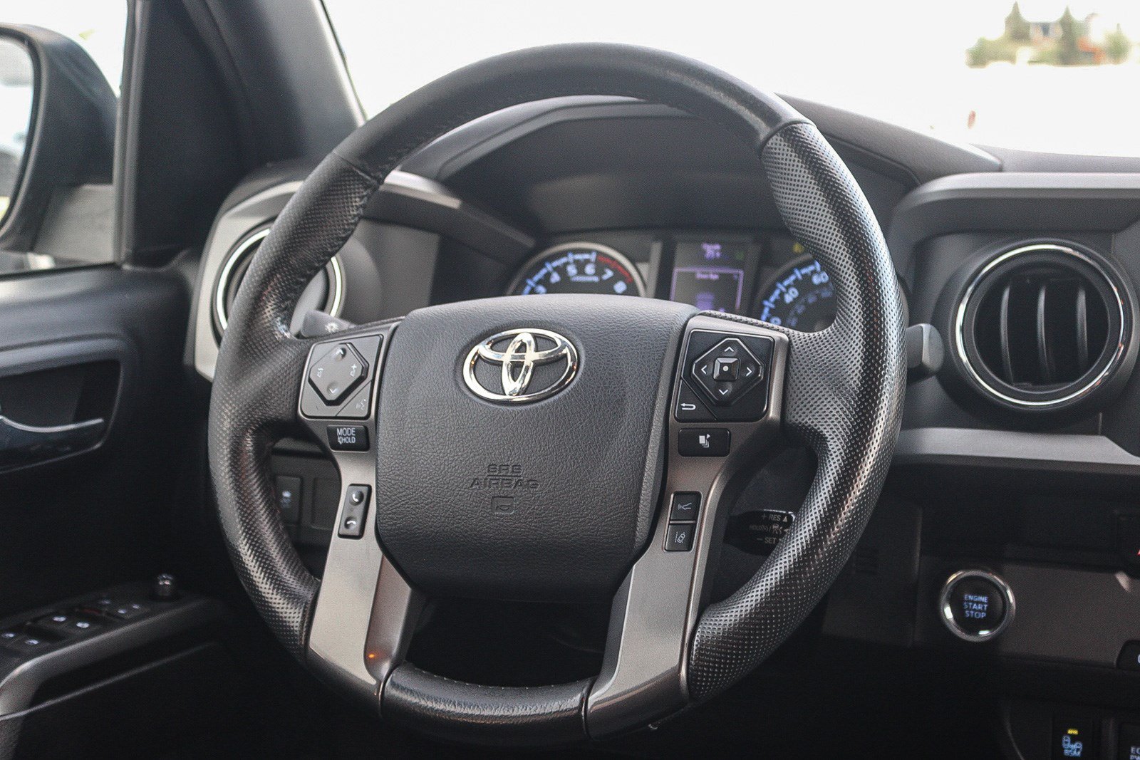 Used 2020 Toyota Tacoma TRD Sport w/ Technology Package RWD image 16