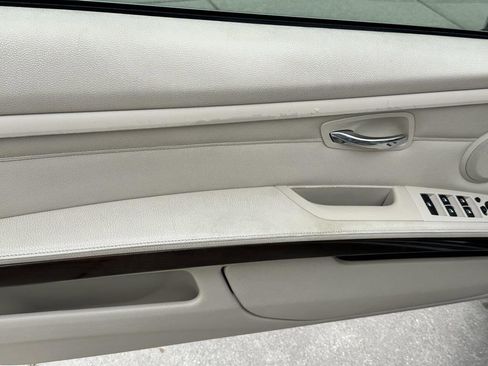 Used 2012 BMW 328i Convertible image 17