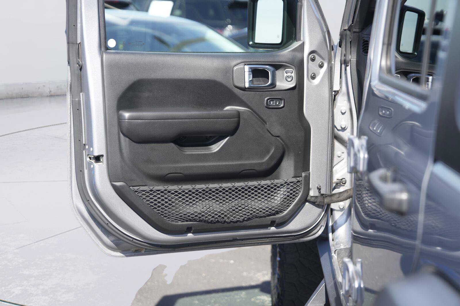 Used 2018 Jeep Wrangler Unlimited Sport S AWD/4WD image 31