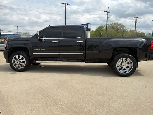Used 2015 GMC Sierra 3500 Denali w/ Duramax Plus Package image 12