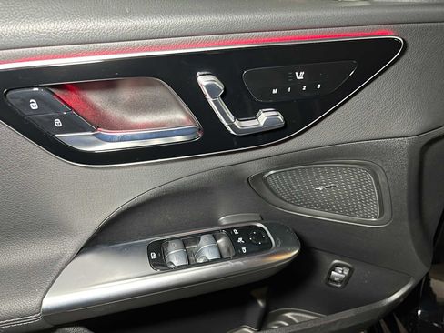 Used 2025 Mercedes-Benz C 300 4MATIC Sedan image 22