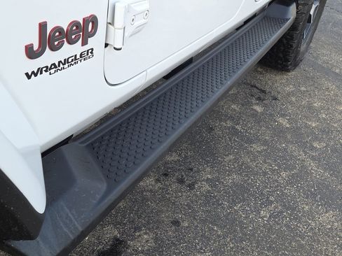 Used 2021 Jeep Wrangler Unlimited Rubicon image 9