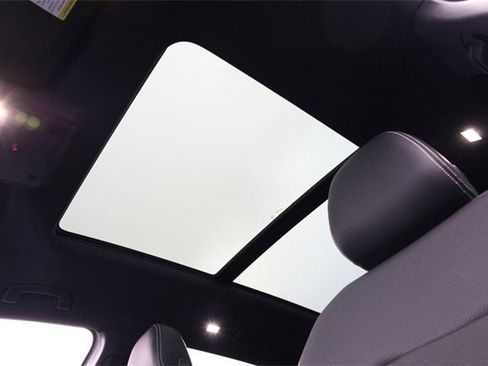 New 2026 Volkswagen Atlas Cross Sport SE image 9