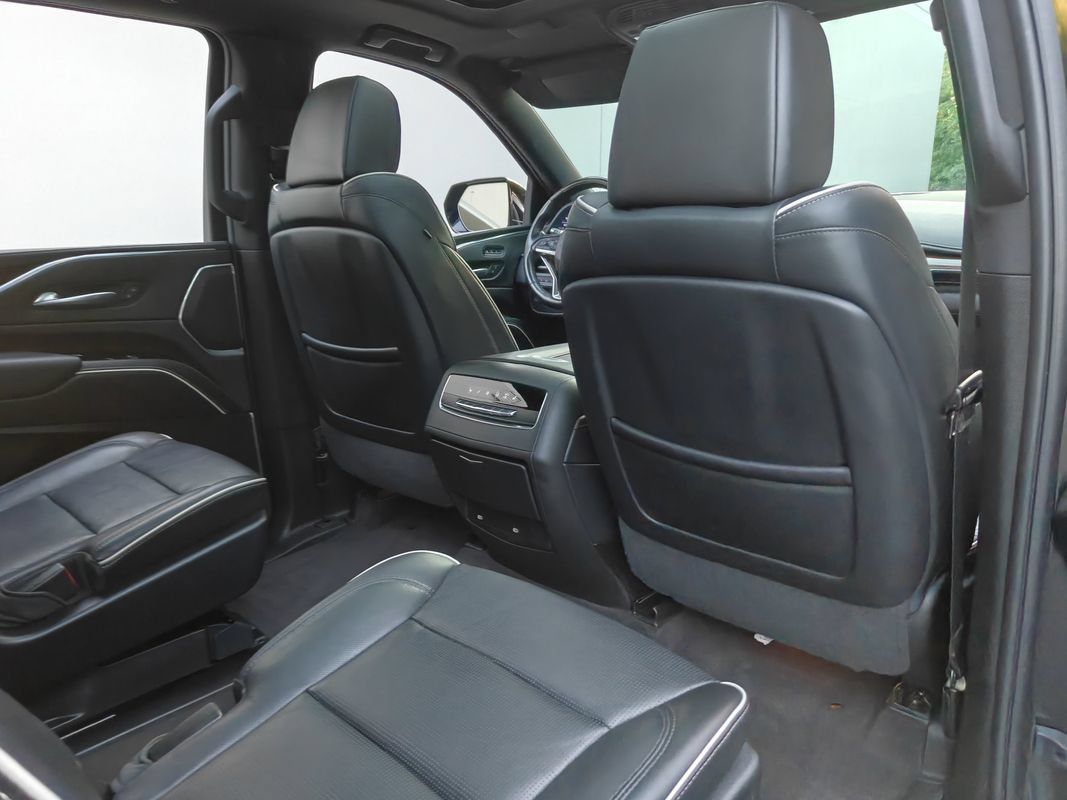 Used 2023 Cadillac Escalade ESV Premium Luxury AWD/4WD image 25