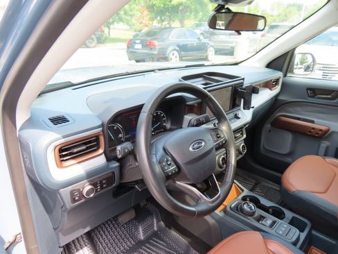 Used 2024 Ford Maverick Lariat FWD image 18