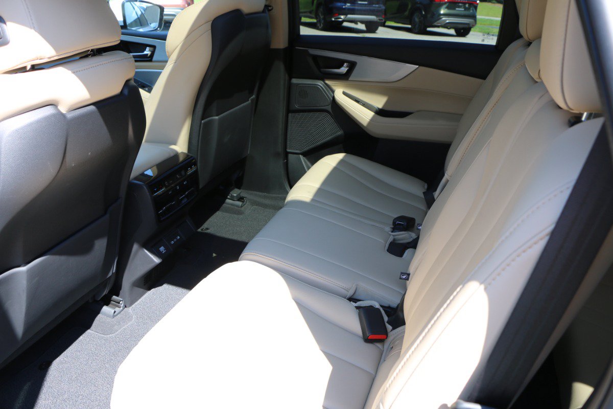Used 2025 Acura MDX FWD image 33