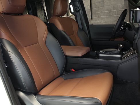 Used 2024 Lexus GX 550 w/ Cold Area Package AWD/4WD image 55