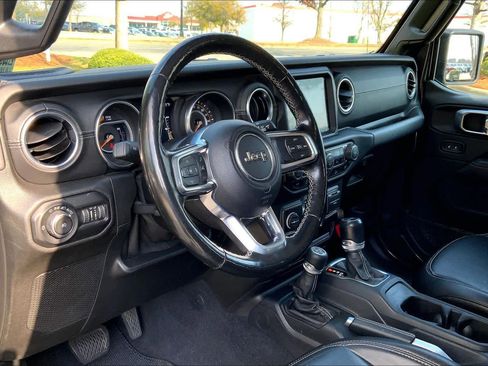 Used 2020 Jeep Wrangler Unlimited Sahara image 18