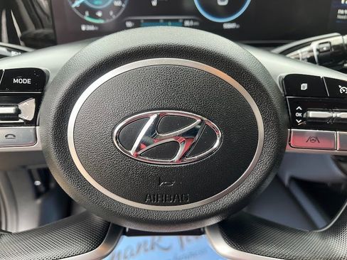 Used 2023 Hyundai Elantra SEL w/ Convenience Package image 15