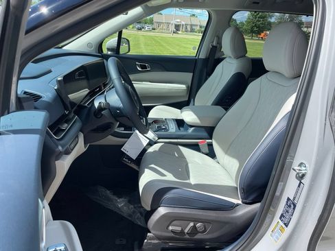 New 2026 Kia Carnival EX FWD image 8