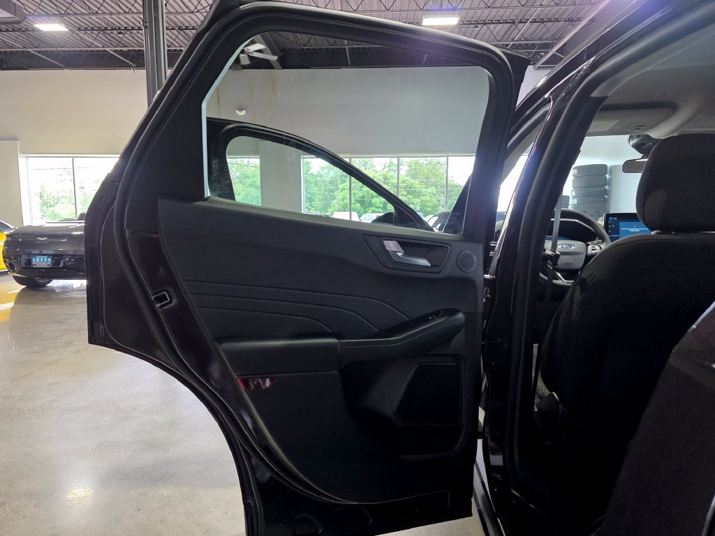 Used 2023 Ford Escape Active w/ Tech Pack #2 AWD/4WD image 17