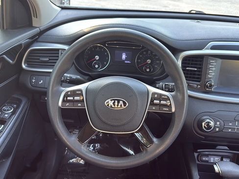 Used 2020 Kia Sorento LX AWD/4WD image 29