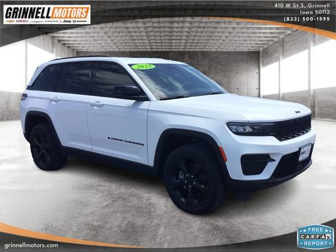 Used 2023 Jeep Grand Cherokee Altitude AWD/4WD image 3