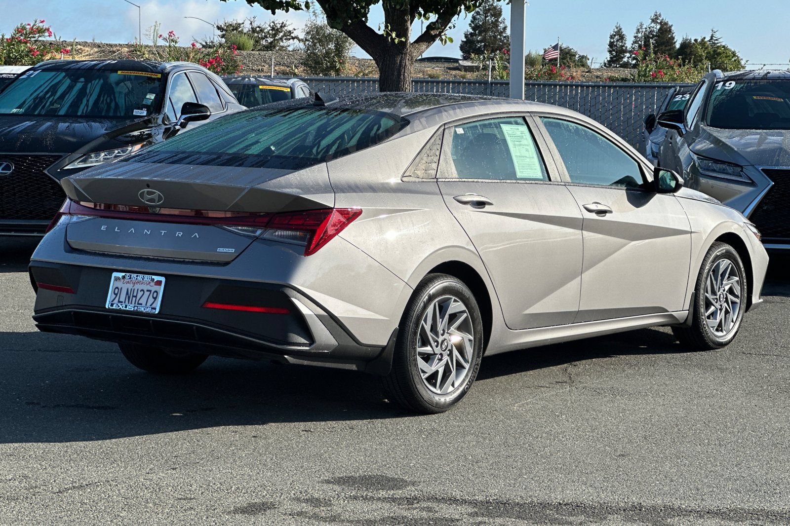 Used 2024 Hyundai Elantra Blue FWD image 4
