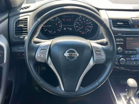 Used 2014 Nissan Altima 2.5 SV FWD image 9
