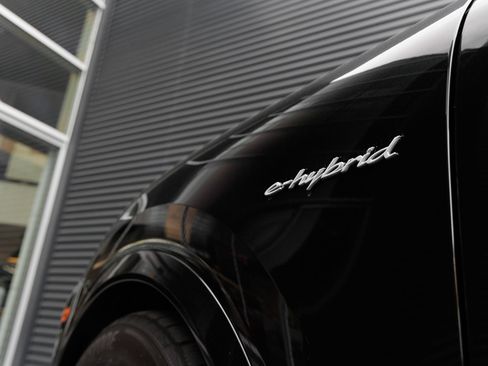 Certified 2025 Porsche Cayenne E-Hybrid AWD/4WD image 13