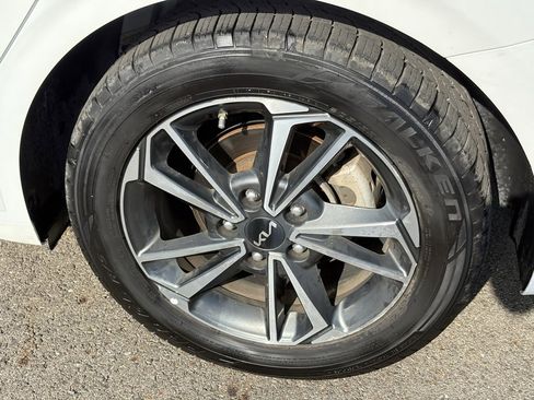 Used 2023 Kia Forte LXS image 12