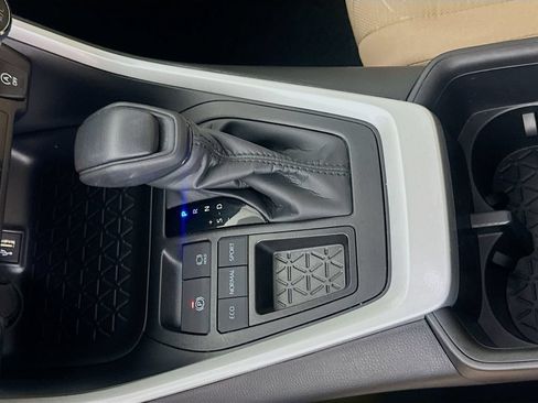 Certified 2025 Toyota RAV4 XLE FWD image 17