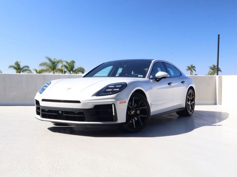 Certified 2025 Porsche Panamera image 1
