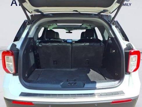 Used 2021 Ford Explorer Limited w/ Equipment Group 301A AWD/4WD image 8